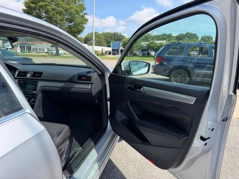 Used 2014 Volkswagen Passat 1.8T Wolfsburg Edition FWD image 14