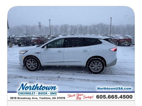 Used 2023 Buick Enclave Essence w/ Experience Buick Package image 13