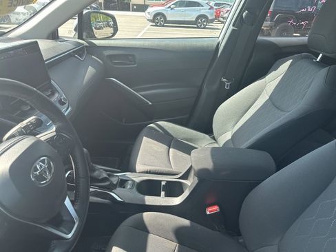 Used 2024 Toyota Corolla Cross LE FWD image 6