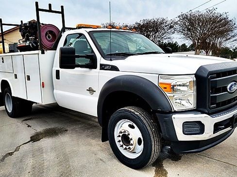 Used 2016 Ford F550 2WD Regular Cab Super Duty image 11