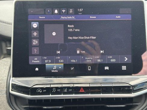 Used 2024 Jeep Compass Latitude image 13