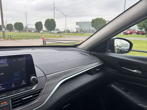 Used 2025 Nissan Altima 2.5 SV image 35