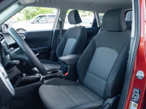 Used 2021 Kia Soul LX FWD image 17