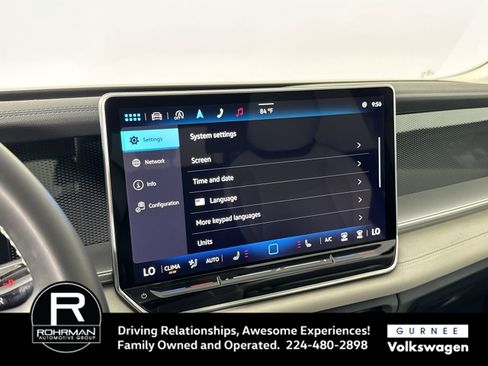 Used 2025 Volkswagen Tiguan SE image 6
