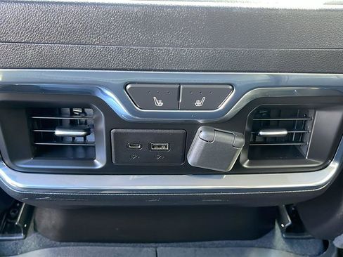 Used 2023 GMC Sierra 3500 Denali w/ Denali Ultimate Package image 28