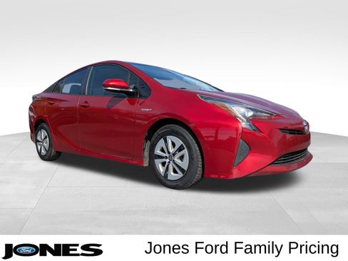 Used 2016 Toyota Prius Four image 1