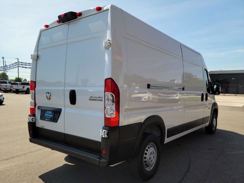 Used 2024 RAM ProMaster 2500 w/ Power Group FWD image 4
