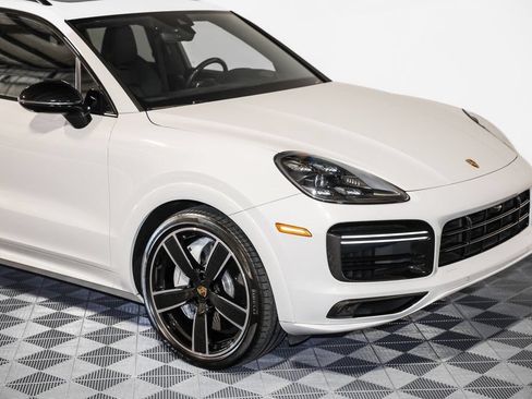 Used 2019 Porsche Cayenne Turbo AWD/4WD image 5