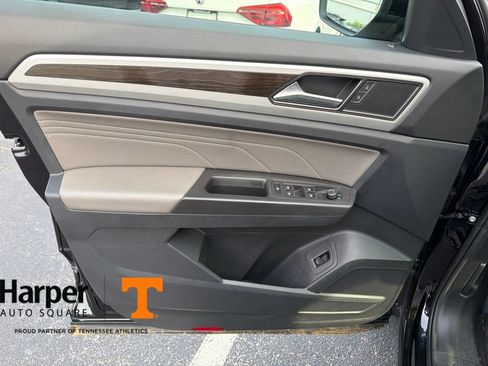 Used 2022 Volkswagen Atlas SE FWD image 19