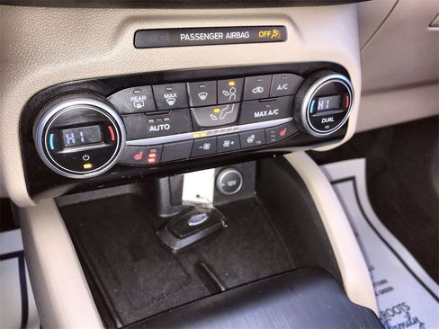 Used 2021 Ford Escape SEL w/ Technology Package image 18