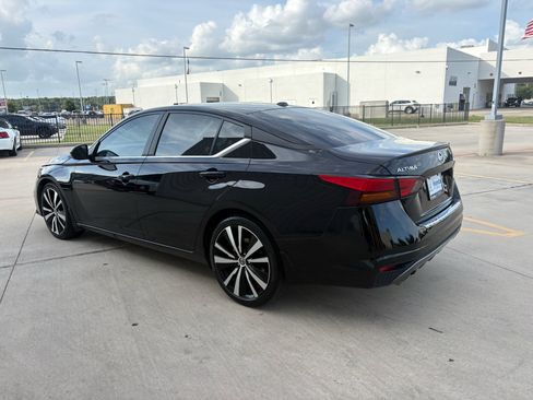 Used 2022 Nissan Altima 2.5 SR FWD image 6