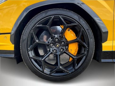 Used 2023 Lamborghini Urus Performante AWD/4WD image 32