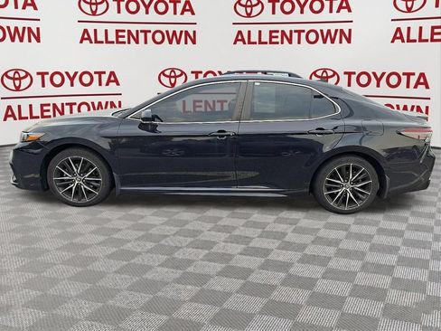 Used 2022 Toyota Camry SE w/ Cold Weather Package AWD/4WD image 4