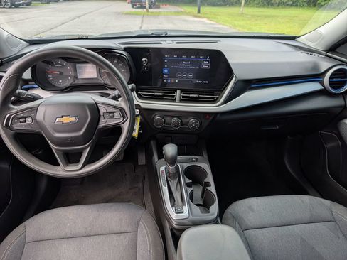 Used 2024 Chevrolet Trax LS w/ Driver Confidence Package FWD image 26