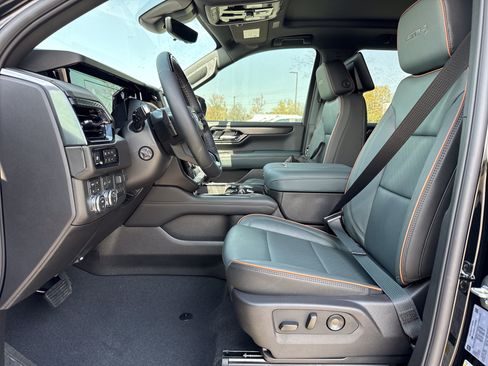 New 2026 GMC Yukon XL AT4 w/ AT4 Premium Plus Package AWD/4WD image 16