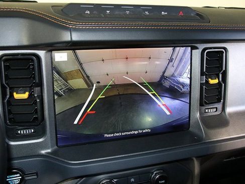 Used 2024 Ford Bronco Badlands image 19