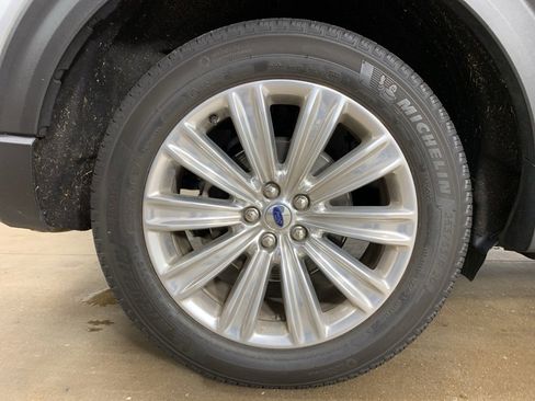 Used 2025 Ford Explorer Platinum w/ LUX Leather Package image 44