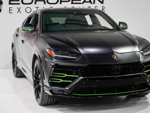 Used 2022 Lamborghini Urus AWD/4WD image 31