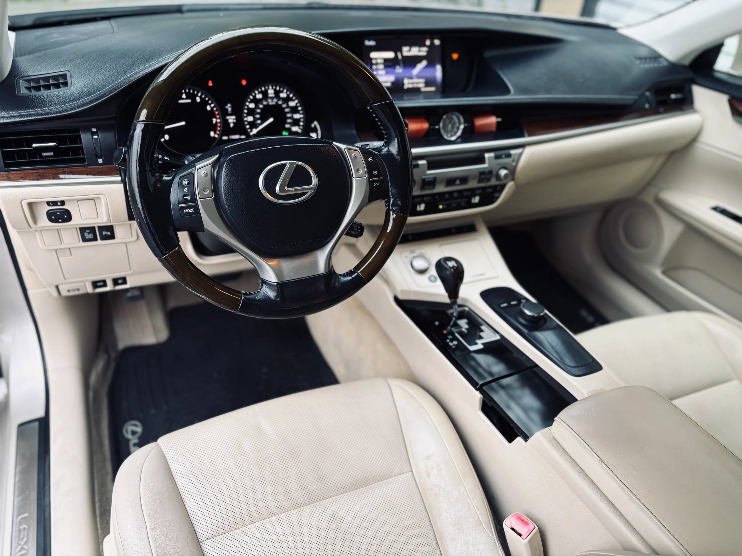 Used 2015 Lexus ES 350 w/ Premium Package FWD image 7