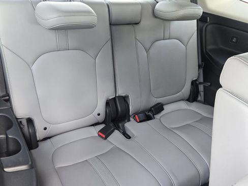 Used 2023 Honda Pilot EX-L image 16