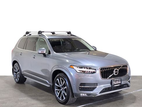 Used 2016 Volvo XC90 T6 Momentum w/ Momentum Plus Package image 3