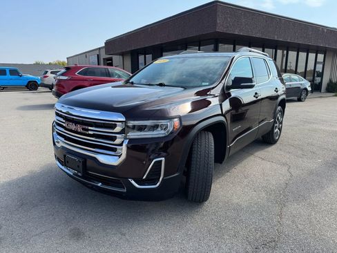 Used 2020 GMC Acadia SLE w/ Driver Convenience Package image 3