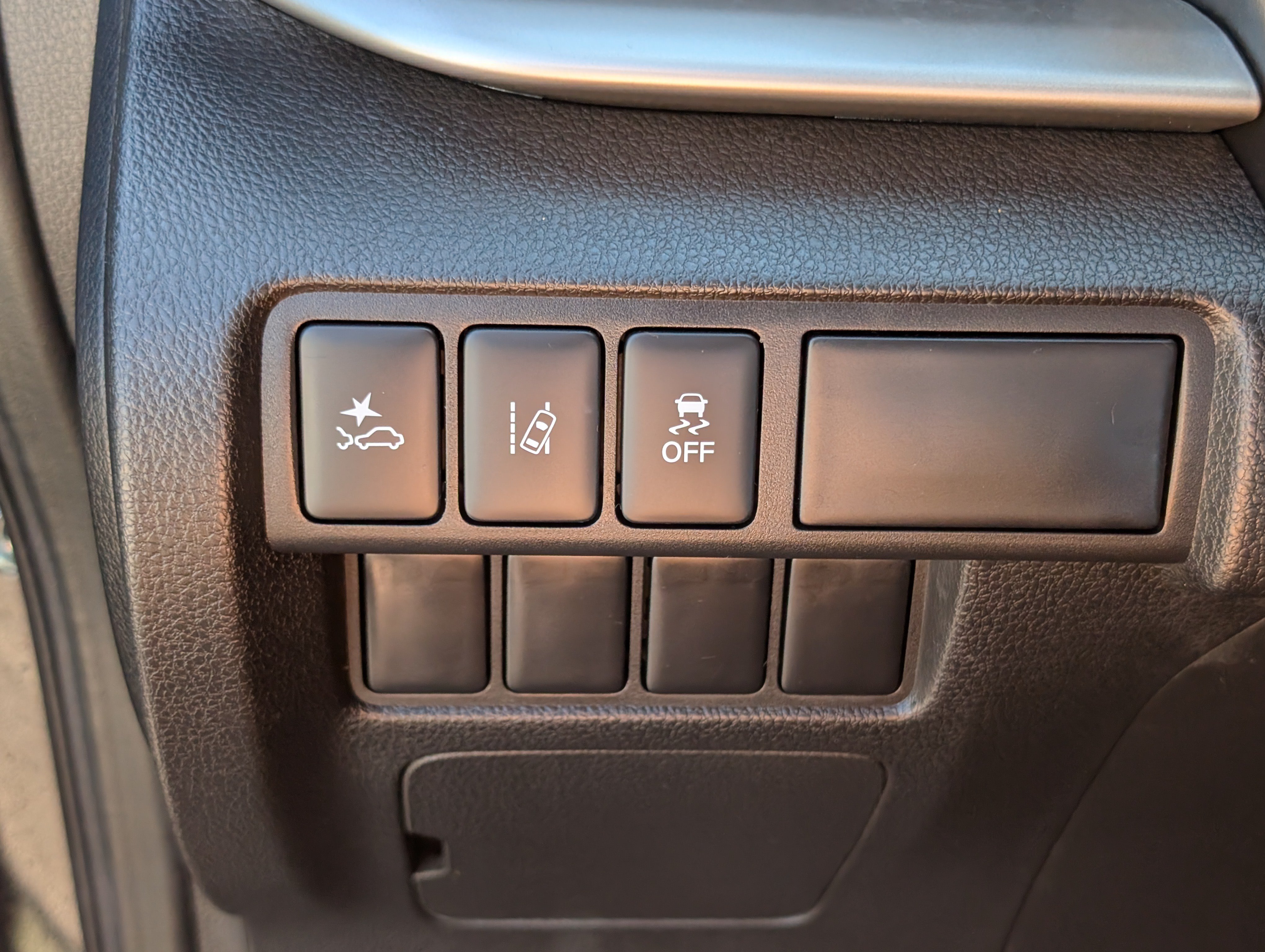 Used 2024 Mitsubishi Eclipse Cross ES AWD/4WD image 18