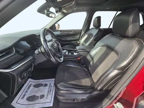 Used 2022 Jeep Grand Cherokee Altitude image 11