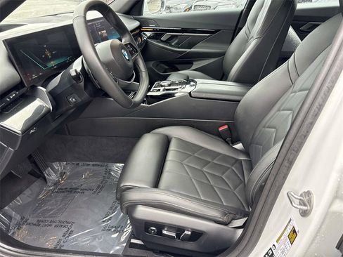 Used 2024 BMW 530i xDrive w/ Premium Package image 9
