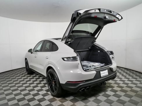 New 2026 Porsche Cayenne Coupe AWD/4WD image 35