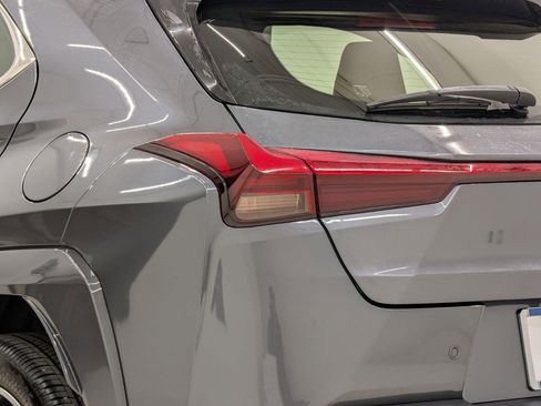 Used 2025 Lexus UX 300h FWD image 13