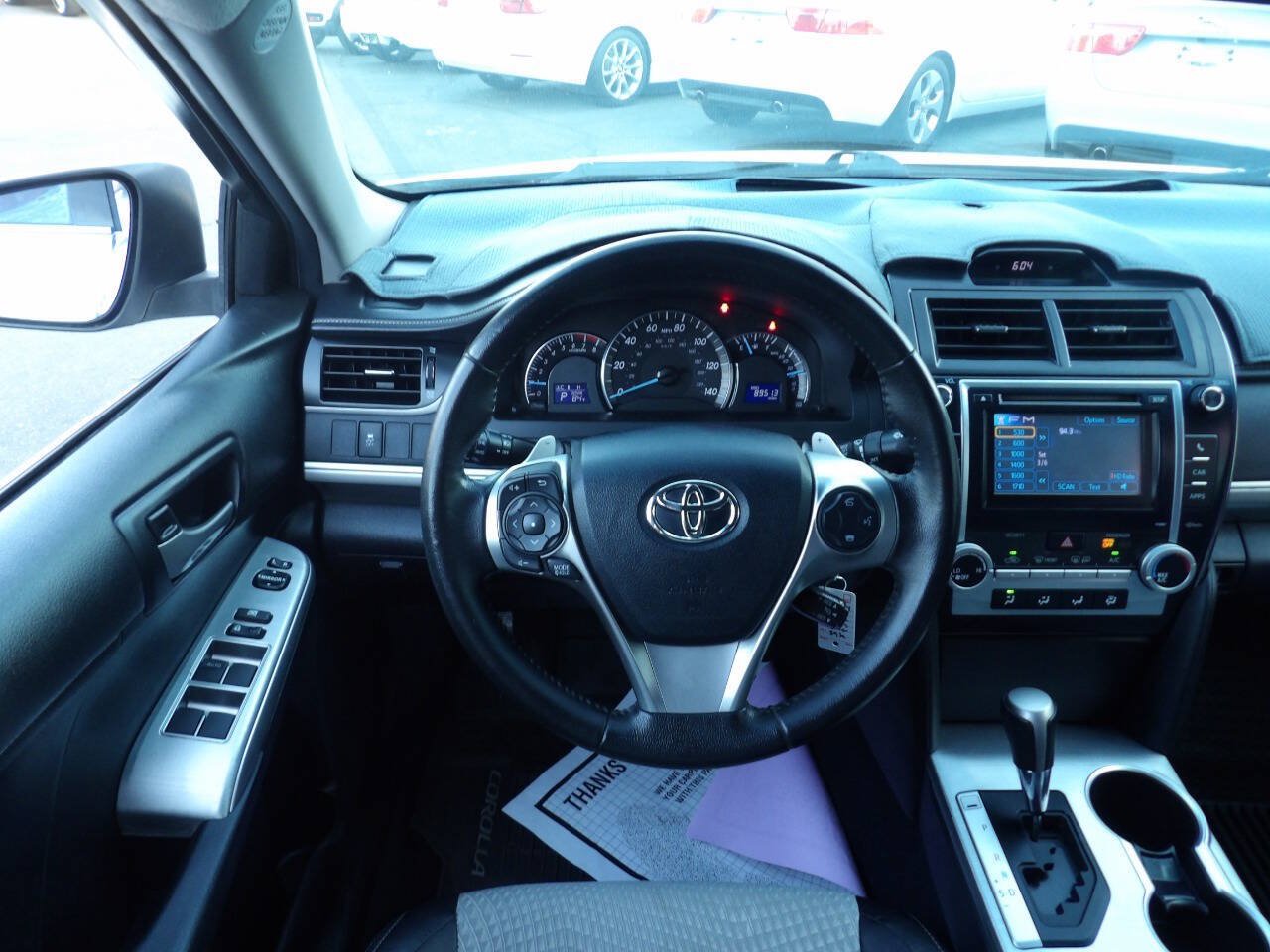 Used 2012 Toyota Camry SE w/ Preferred Accessory Pkg FWD image 5