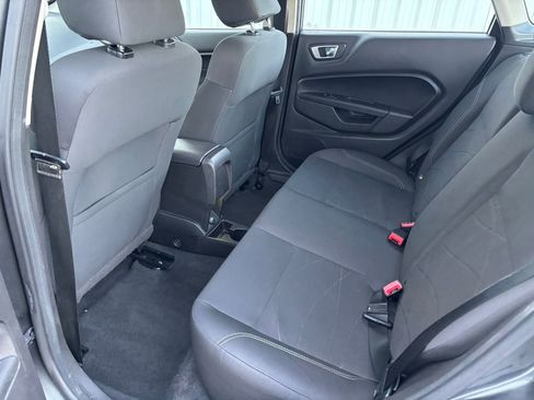 Used 2015 Ford Fiesta SE image 27