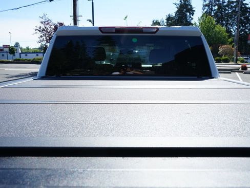 Used 2022 Chevrolet Silverado 1500 LT AWD/4WD image 10
