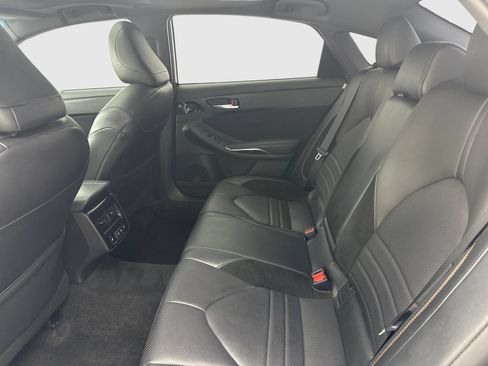 Used 2019 Toyota Avalon Touring w/ Advanced Safety Package FWD image 38