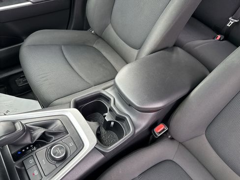 Certified 2020 Toyota RAV4 LE image 22