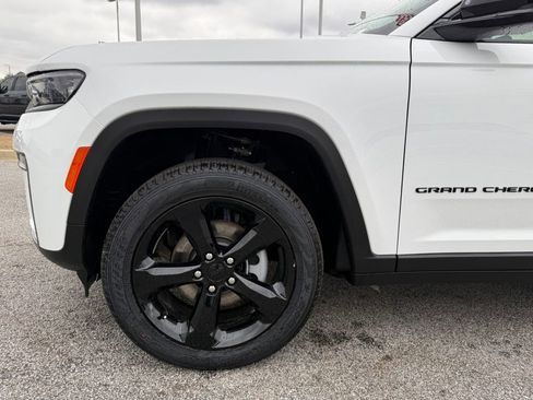 New 2026 Jeep Grand Cherokee Limited w/ Limited Altitude Package RWD image 28