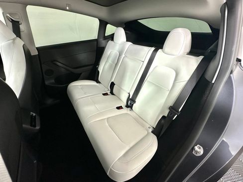 Used 2023 Tesla Model Y Performance AWD/4WD image 31