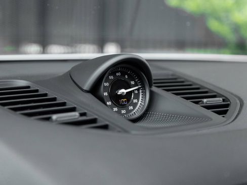 Certified 2025 Porsche Panamera 4 E-Hybrid AWD/4WD image 24