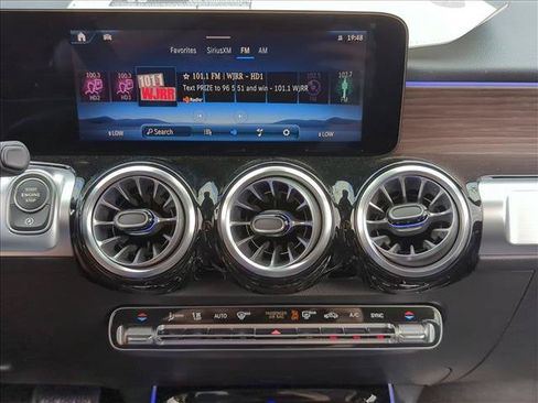 Used 2026 Mercedes-Benz GLB 250 image 10