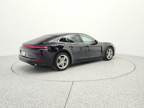 Used 2025 Porsche Panamera image 5