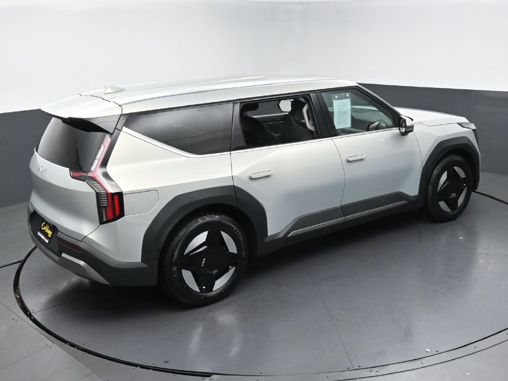 Used 2024 Kia EV9 Light RWD image 43