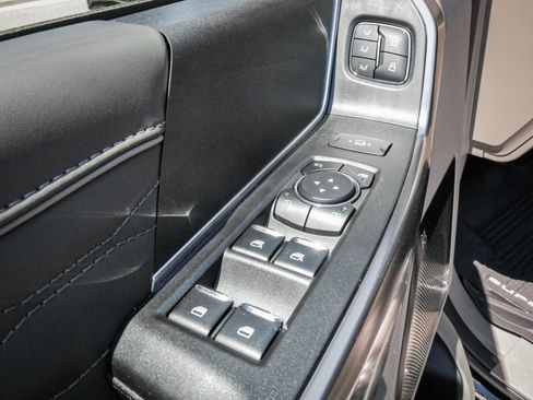Used 2025 Ford F250 Platinum w/ Platinum Plus Package AWD/4WD image 15
