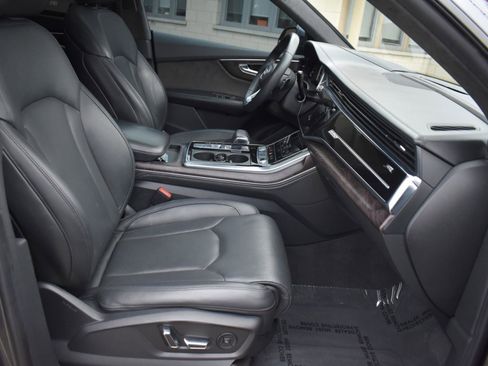 Used 2019 Audi Q8 Prestige w/ Luxury Package image 49