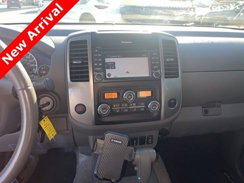 Used 2013 Nissan Frontier SL w/ Moonroof Pkg image 20