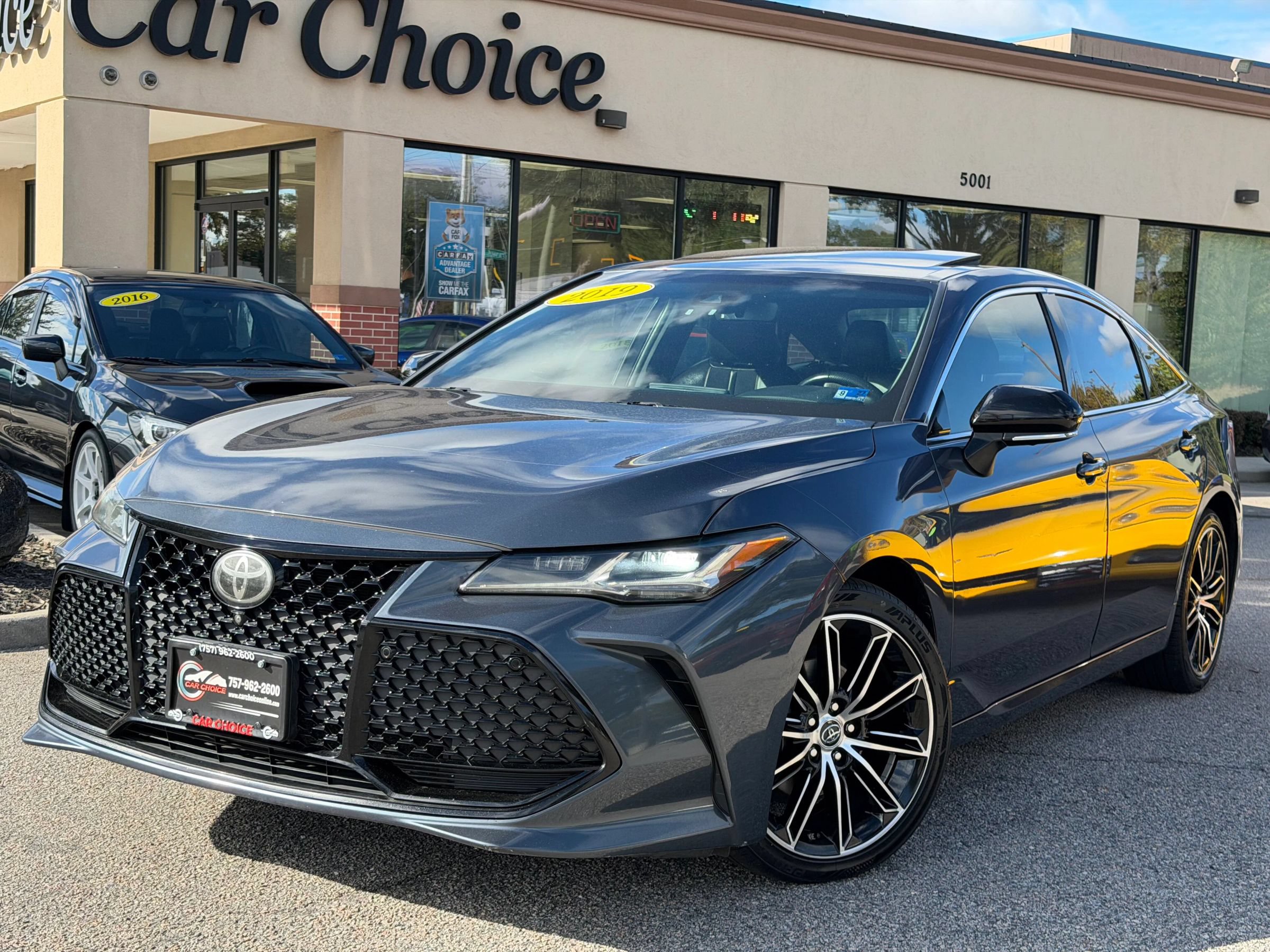 Used 2019 Toyota Avalon Touring w/ Advanced Safety Package FWD image 1