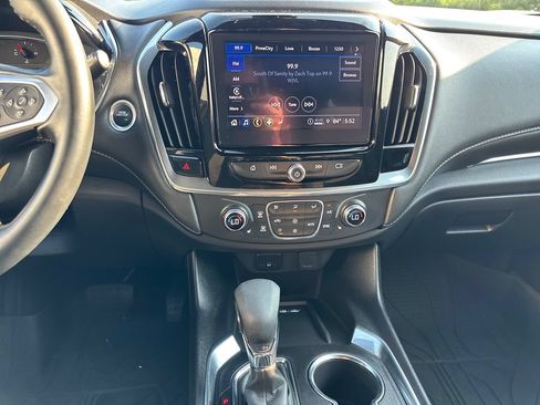 Certified 2023 Chevrolet Traverse LT FWD image 17