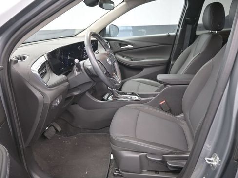 Used 2025 Buick Encore GX Preferred AWD/4WD image 15