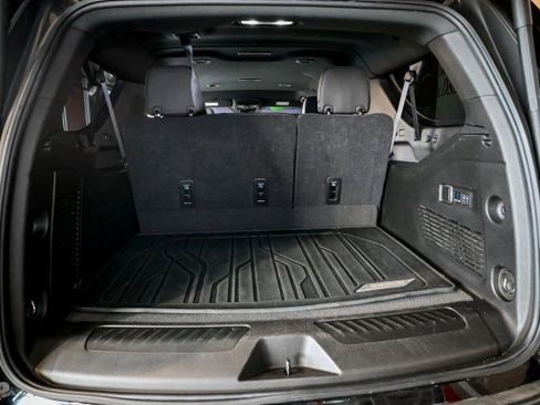 Used 2024 Chevrolet Suburban LT w/ Luxury Package image 22