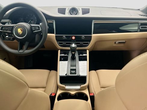 Used 2026 Porsche Macan AWD/4WD image 15
